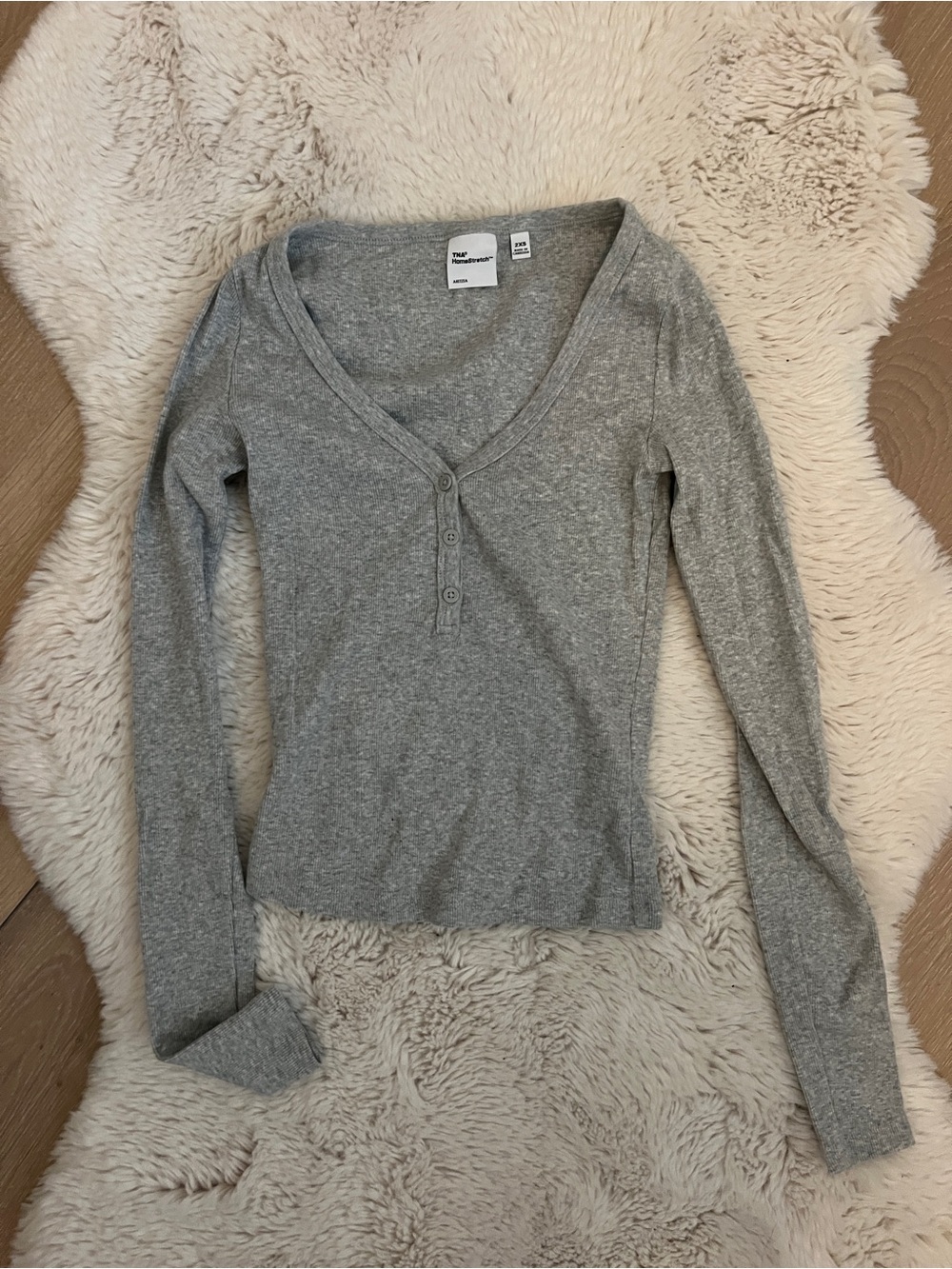 ARITZIA grey Henley